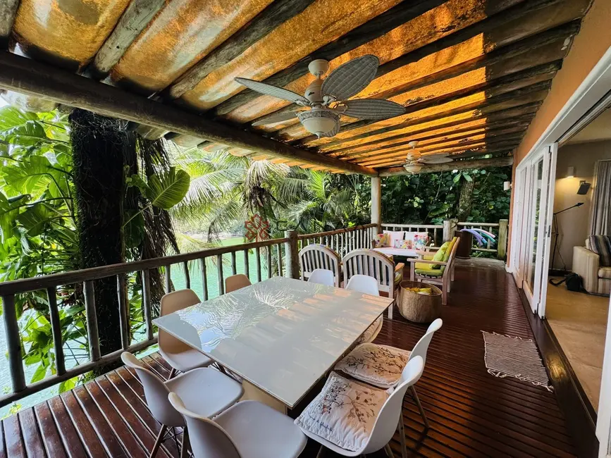 Foto 2 de Casa com 4 quartos à venda, 260m2 em Pontal (Cunhambebe), Angra Dos Reis - RJ