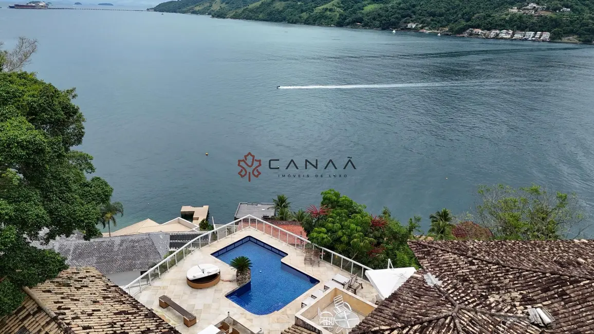 Casa de Condomínio com 5 quartos para alugar, 600m2 em Portogalo, Angra Dos Reis - RJ - imagem 3 Foto 3 de Casa de Condomínio com 5 quartos para alugar, 600m2 em Portogalo, Angra Dos Reis - RJ
