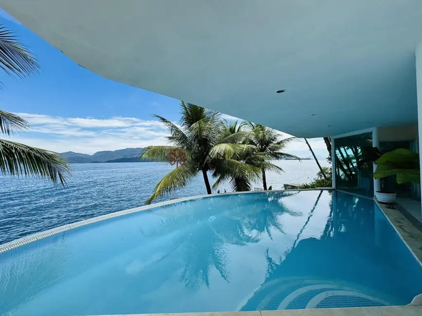 Casa de Condomínio com 5 quartos para alugar, 774m2 em Portogalo, Angra Dos Reis - RJ - imagem 3 Foto 3 de Casa de Condomínio com 5 quartos para alugar, 774m2 em Portogalo, Angra Dos Reis - RJ