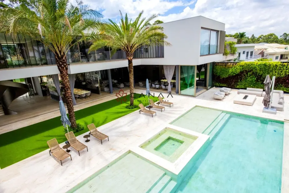 Casa de Condomínio com 6 quartos à venda, 2205m2 em Tamboré, Santana De Parnaiba - SP - imagem 4 Foto 4 de Casa de Condomínio com 6 quartos à venda, 2205m2 em Tamboré, Santana De Parnaiba - SP