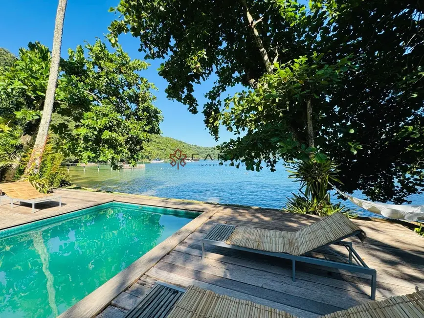 Casa com 5 quartos à venda, 1000m2 em Angra Dos Reis - RJ - imagem 4 Foto 4 de Casa com 5 quartos à venda, 1000m2 em Angra Dos Reis - RJ