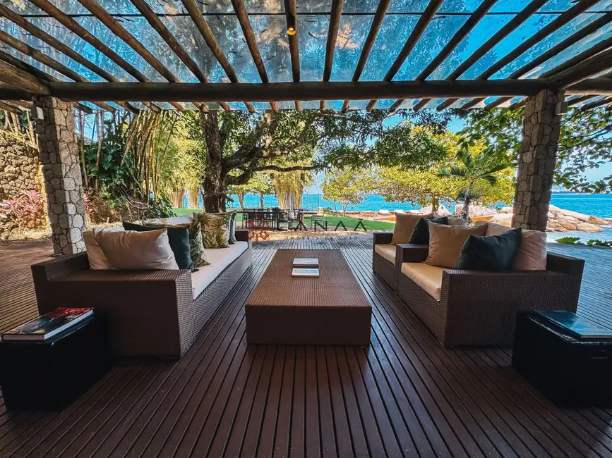 Casa de Condomínio com 6 quartos para alugar, 840m2 em Portogalo, Angra Dos Reis - RJ - imagem 7 Foto 7 de Casa de Condomínio com 6 quartos para alugar, 840m2 em Portogalo, Angra Dos Reis - RJ