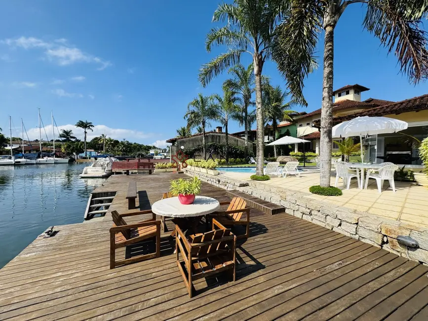 Foto 6 de Casa de Condomínio com 6 quartos à venda, 450m2 em Bracuí (Cunhambebe), Angra Dos Reis - RJ