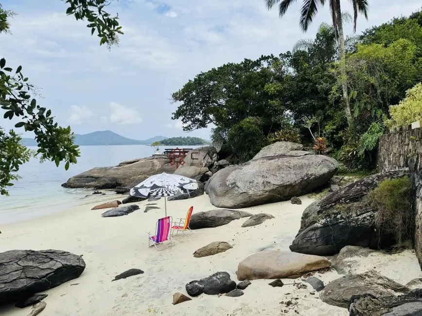 Casa de Condomínio com 5 quartos para alugar, 350m2 em Mombaça, Angra Dos Reis - RJ - imagem 5 Foto 5 de Casa de Condomínio com 5 quartos para alugar, 350m2 em Mombaça, Angra Dos Reis - RJ
