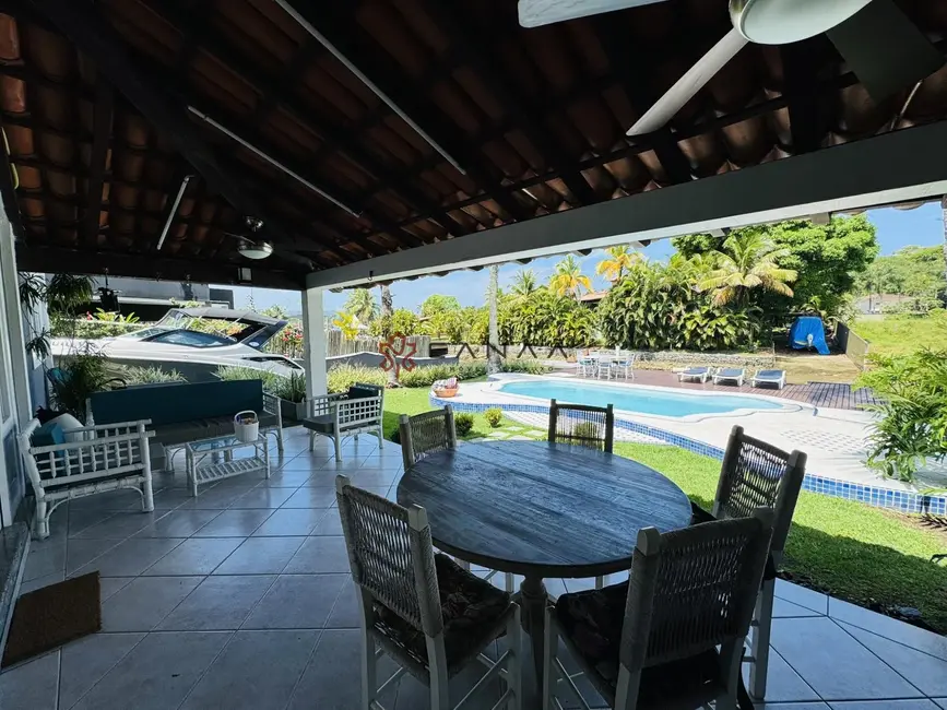 Casa de Condomínio com 6 quartos à venda, 450m2 em Bracuí (Cunhambebe), Angra Dos Reis - RJ - imagem 8 Foto 8 de Casa de Condomínio com 6 quartos à venda, 450m2 em Bracuí (Cunhambebe), Angra Dos Reis - RJ