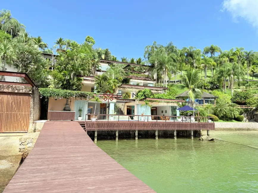 Foto 1 de Casa de Condomínio com 6 quartos à venda, 650m2 em Mombaça, Angra Dos Reis - RJ