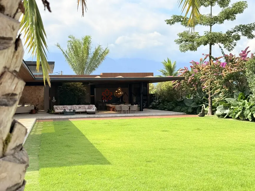 Casa de Condomínio com 5 quartos para alugar, 700m2 em Bracuí (Cunhambebe), Angra Dos Reis - RJ - imagem 3 Foto 3 de Casa de Condomínio com 5 quartos para alugar, 700m2 em Bracuí (Cunhambebe), Angra Dos Reis - RJ