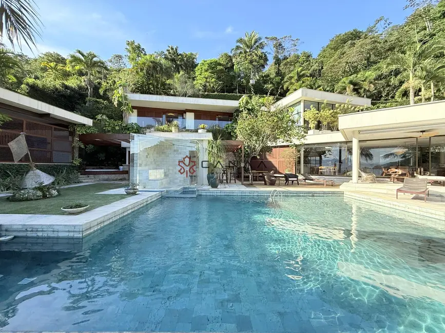 Casa com 5 quartos para alugar, 800m2 em Ponta do Sapê (Cunhambebe), Angra Dos Reis - RJ - imagem 8 Foto 8 de Casa com 5 quartos para alugar, 800m2 em Ponta do Sapê (Cunhambebe), Angra Dos Reis - RJ