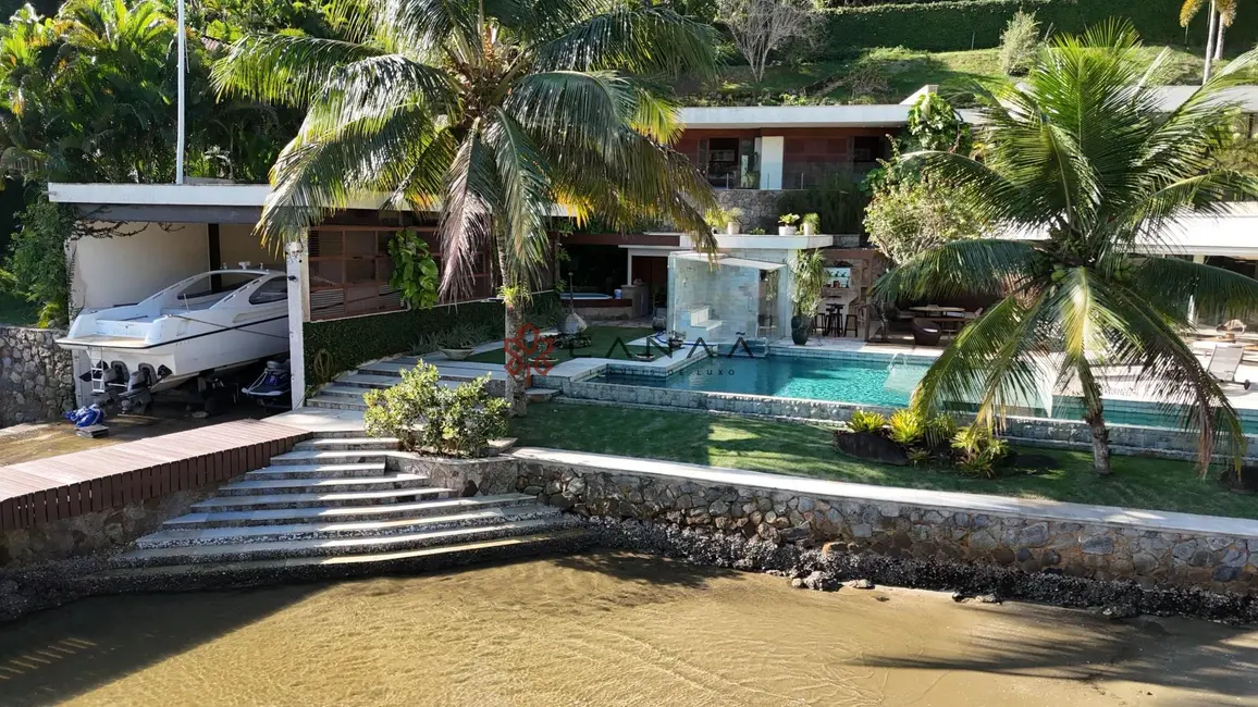 Casa com 5 quartos para alugar, 800m2 em Ponta do Sapê (Cunhambebe), Angra Dos Reis - RJ - imagem 4 Foto 4 de Casa com 5 quartos para alugar, 800m2 em Ponta do Sapê (Cunhambebe), Angra Dos Reis - RJ