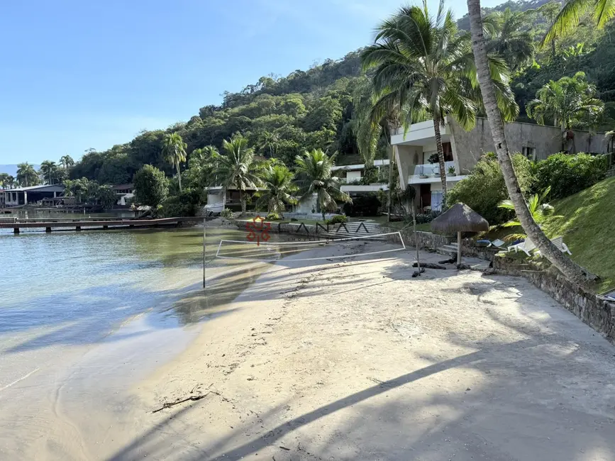 Casa com 4 quartos para alugar, 350m2 em Ponta do Sapê (Cunhambebe), Angra Dos Reis - RJ - imagem 8 Foto 8 de Casa com 4 quartos para alugar, 350m2 em Ponta do Sapê (Cunhambebe), Angra Dos Reis - RJ
