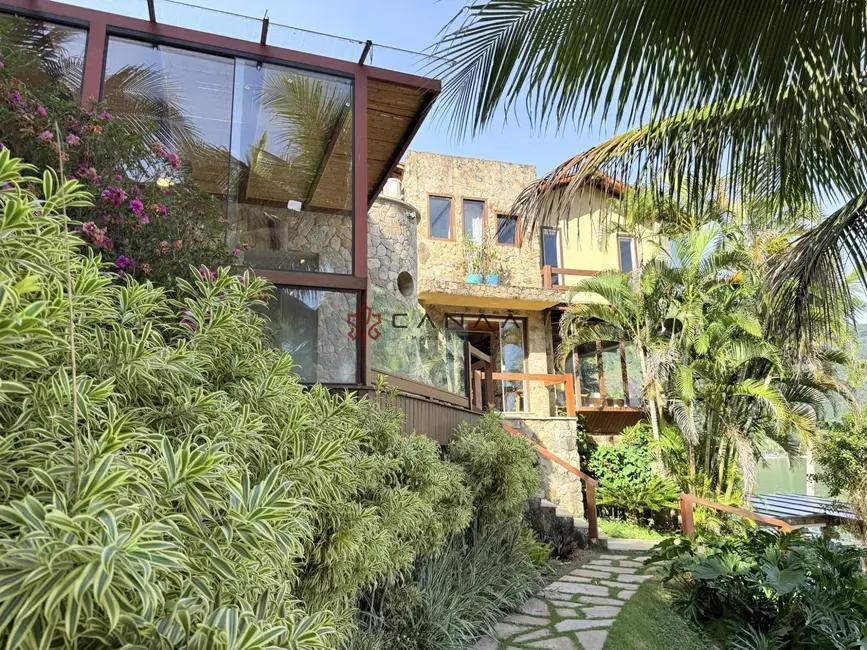 Casa com 4 quartos para alugar, 350m2 em Ponta do Sapê (Cunhambebe), Angra Dos Reis - RJ - imagem 7 Foto 7 de Casa com 4 quartos para alugar, 350m2 em Ponta do Sapê (Cunhambebe), Angra Dos Reis - RJ