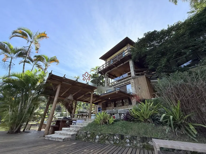 Casa com 4 quartos para alugar, 350m2 em Ponta do Sapê (Cunhambebe), Angra Dos Reis - RJ - imagem 5 Foto 5 de Casa com 4 quartos para alugar, 350m2 em Ponta do Sapê (Cunhambebe), Angra Dos Reis - RJ