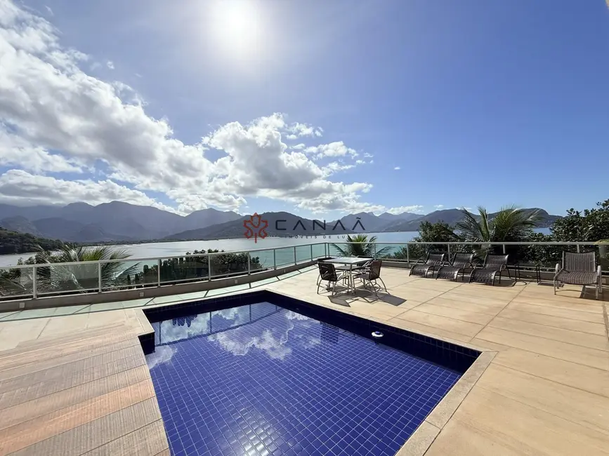 Casa de Condomínio com 5 quartos à venda, 700m2 em Mangaratiba - RJ - imagem 1 Foto 1 de Casa de Condomínio com 5 quartos à venda, 700m2 em Mangaratiba - RJ