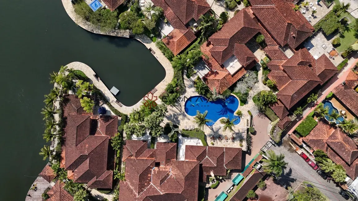 Foto 2 de Casa de Condomínio com 4 quartos à venda, 300m2 em Frade (Cunhambebe), Angra Dos Reis - RJ