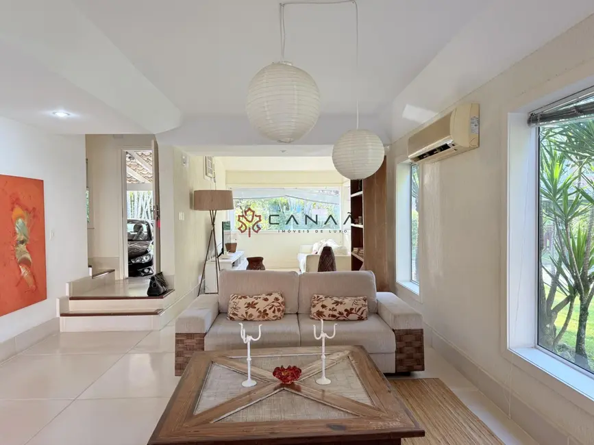 Casa de Condomínio com 4 quartos para alugar, 200m2 em Mombaça, Angra Dos Reis - RJ - imagem 8 Foto 8 de Casa de Condomínio com 4 quartos para alugar, 200m2 em Mombaça, Angra Dos Reis - RJ