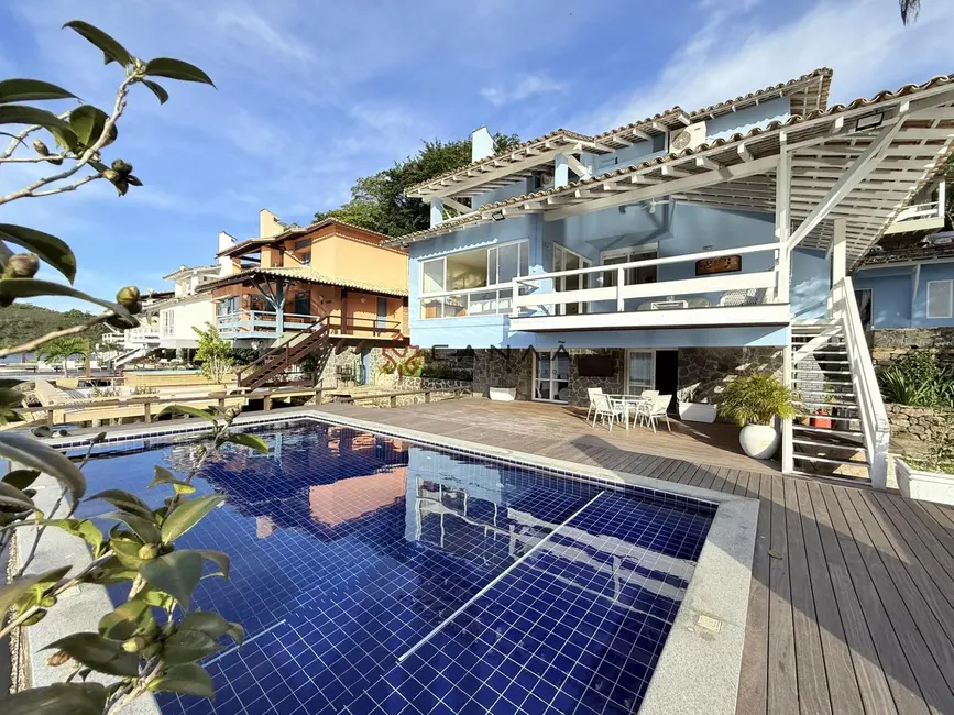 Foto 1 de Casa de Condomínio com 8 quartos à venda, 500m2 em Itanema (Cunhambebe), Angra Dos Reis - RJ