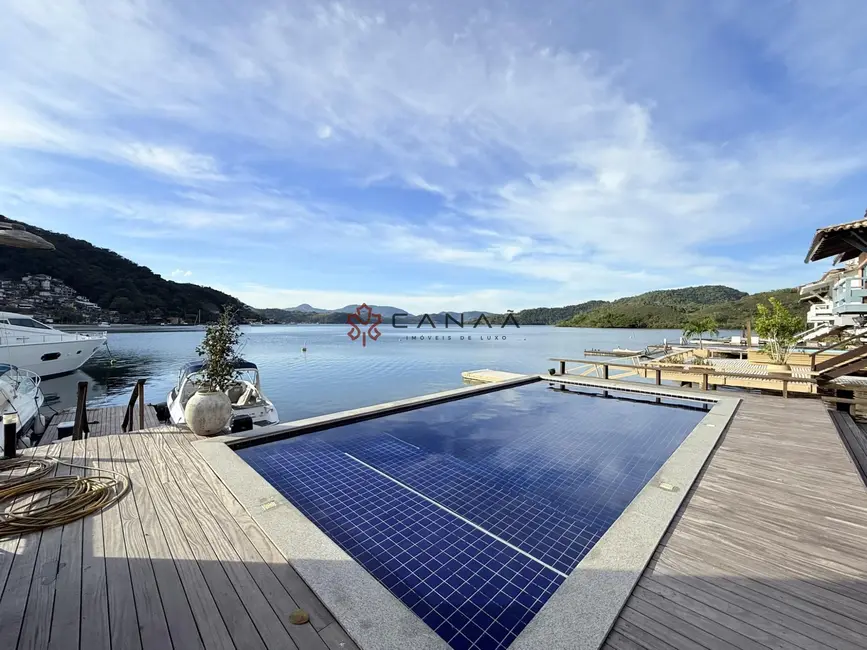 Foto 2 de Casa de Condomínio com 8 quartos à venda, 500m2 em Itanema (Cunhambebe), Angra Dos Reis - RJ