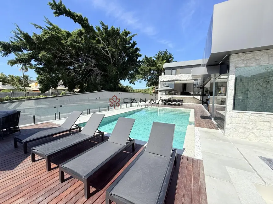 Foto 2 de Casa de Condomínio com 6 quartos à venda, 970m2 em Bracuí (Cunhambebe), Angra Dos Reis - RJ