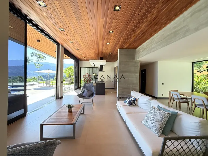 Casa de Condomínio com 5 quartos à venda, 350m2 em Mangaratiba - RJ - imagem 4 Foto 4 de Casa de Condomínio com 5 quartos à venda, 350m2 em Mangaratiba - RJ