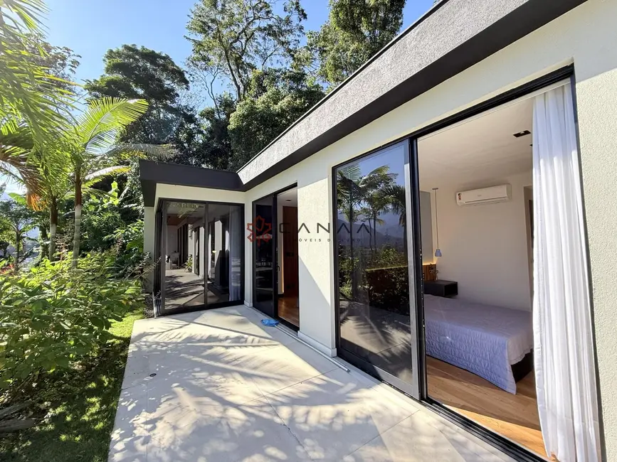 Casa de Condomínio com 5 quartos à venda, 350m2 em Mangaratiba - RJ - imagem 6 Foto 6 de Casa de Condomínio com 5 quartos à venda, 350m2 em Mangaratiba - RJ