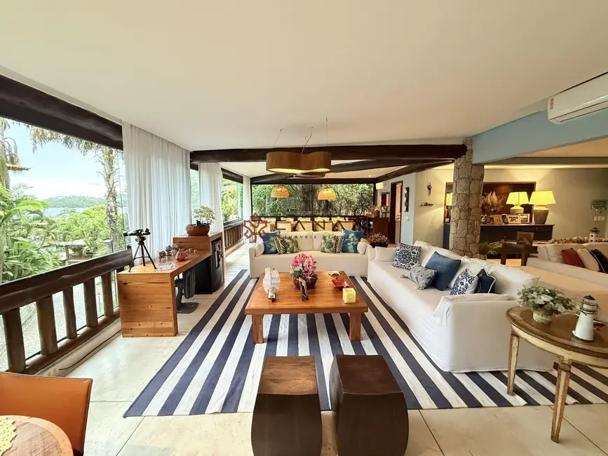 Casa de Condomínio com 4 quartos para alugar, 300m2 em Mombaça, Angra Dos Reis - RJ - imagem 1 Foto 1 de Casa de Condomínio com 4 quartos para alugar, 300m2 em Mombaça, Angra Dos Reis - RJ