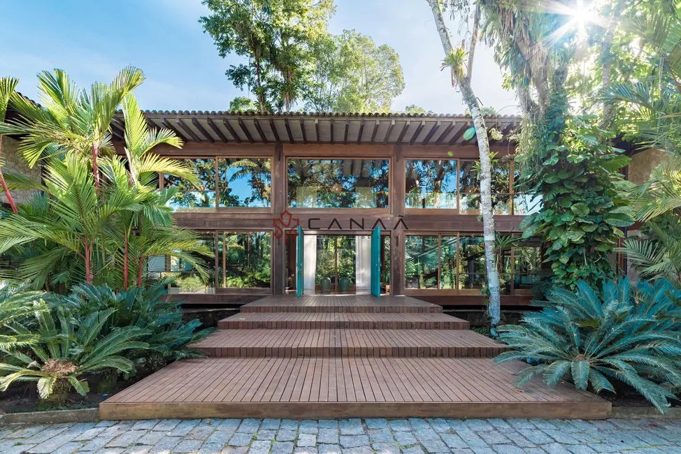 Foto 1 de Casa de Condomínio com 6 quartos para alugar, 800m2 em Frade (Cunhambebe), Angra Dos Reis - RJ