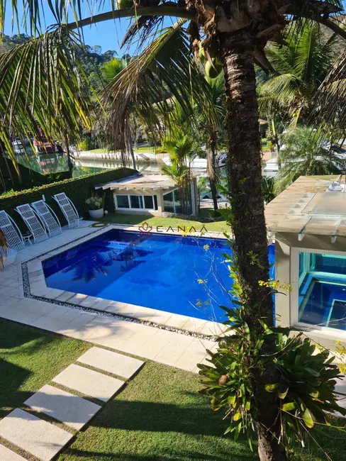 Casa de Condomínio com 8 quartos para alugar, 700m2 em Frade (Cunhambebe), Angra Dos Reis - RJ - imagem 1 Foto 1 de Casa de Condomínio com 8 quartos para alugar, 700m2 em Frade (Cunhambebe), Angra Dos Reis - RJ