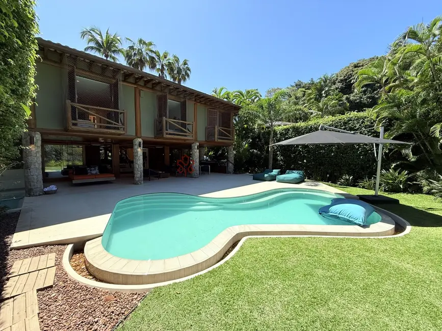 Foto 1 de Casa de Condomínio com 5 quartos à venda, 500m2 em Mombaça, Angra Dos Reis - RJ