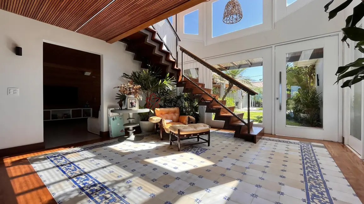 Foto 2 de Casa com 6 quartos à venda, 586m2 em Armacao Dos Buzios - RJ