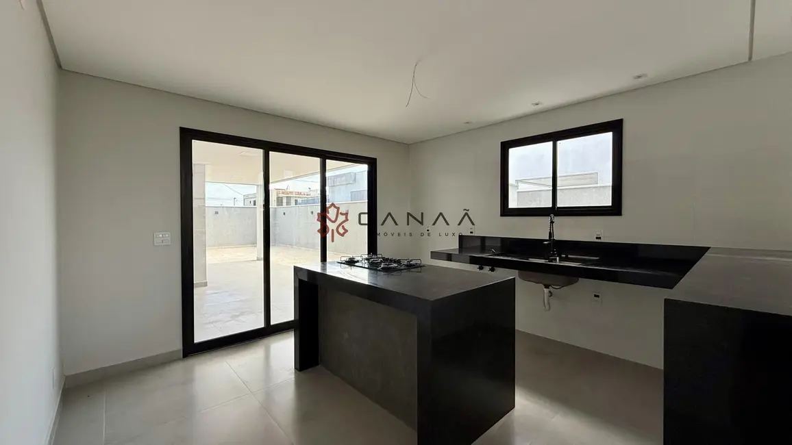 Casa de Condomínio com 3 quartos à venda, 182m2 em Ogiva, Cabo Frio - RJ - imagem 8 Foto 8 de Casa de Condomínio com 3 quartos à venda, 182m2 em Ogiva, Cabo Frio - RJ