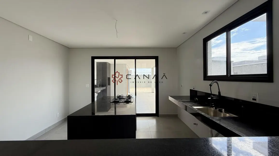 Casa de Condomínio com 3 quartos à venda, 182m2 em Ogiva, Cabo Frio - RJ - imagem 6 Foto 6 de Casa de Condomínio com 3 quartos à venda, 182m2 em Ogiva, Cabo Frio - RJ