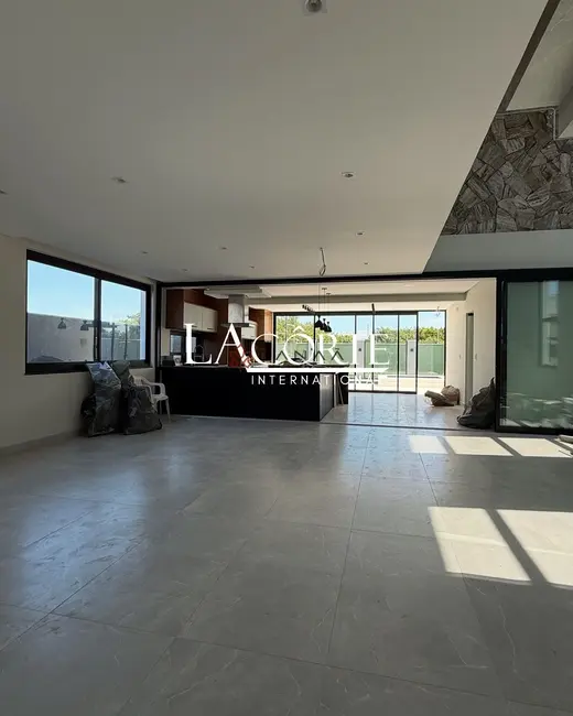 Foto 4 de Casa de Condomínio com 3 quartos à venda, 350m2 em Ogiva, Cabo Frio - RJ