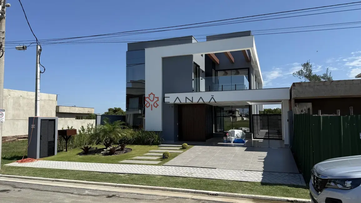 Foto 3 de Casa de Condomínio com 3 quartos à venda, 350m2 em Ogiva, Cabo Frio - RJ