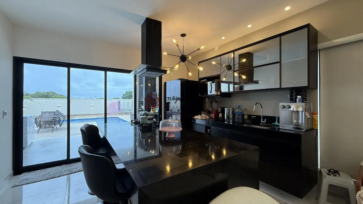 Casa de Condomínio com 4 quartos à venda, 203m2 em Ogiva, Cabo Frio - RJ - imagem 5 Foto 5 de Casa de Condomínio com 4 quartos à venda, 203m2 em Ogiva, Cabo Frio - RJ