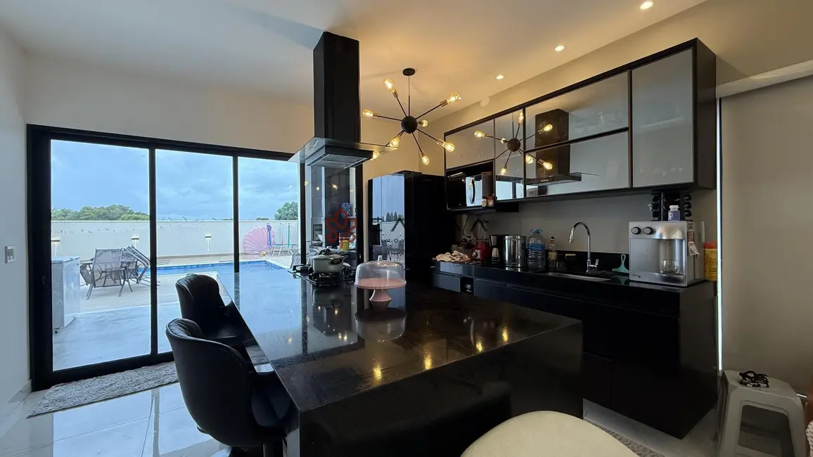 Casa de Condomínio com 4 quartos à venda, 203m2 em Ogiva, Cabo Frio - RJ - imagem 4 Foto 4 de Casa de Condomínio com 4 quartos à venda, 203m2 em Ogiva, Cabo Frio - RJ