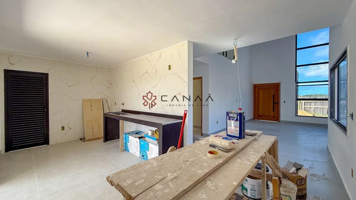 Foto 4 de Casa de Condomínio com 4 quartos à venda, 200m2 em Ogiva, Cabo Frio - RJ