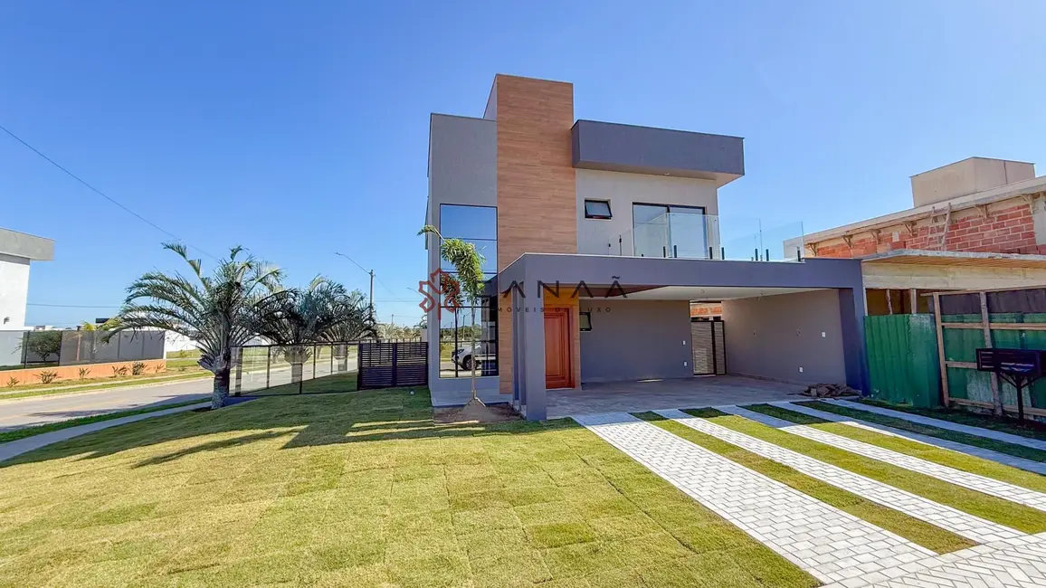 Foto 1 de Casa de Condomínio com 4 quartos à venda, 200m2 em Ogiva, Cabo Frio - RJ