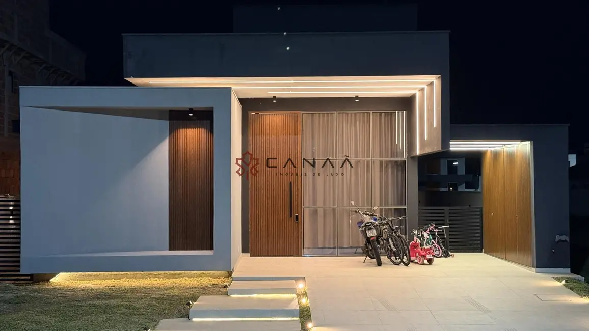 Foto 1 de Casa de Condomínio com 4 quartos à venda, 250m2 em Ogiva, Cabo Frio - RJ