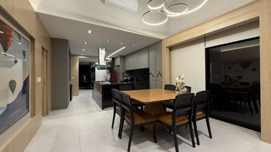 Foto 3 de Casa de Condomínio com 4 quartos à venda, 250m2 em Ogiva, Cabo Frio - RJ