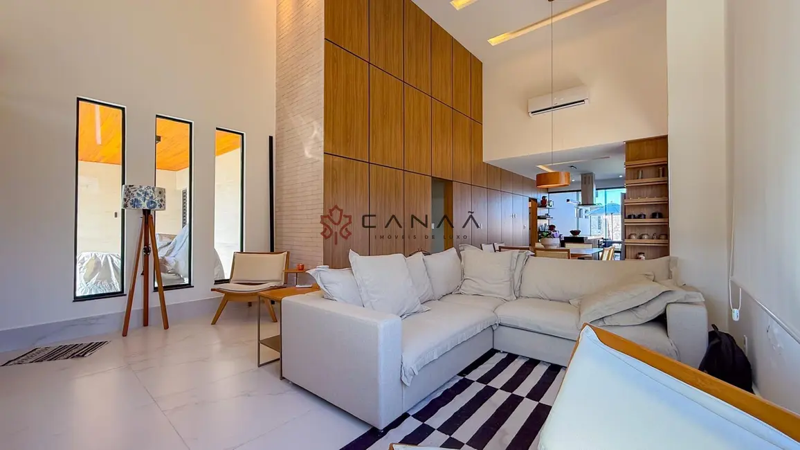 Foto 4 de Casa de Condomínio com 4 quartos à venda, 199m2 em Ogiva, Cabo Frio - RJ