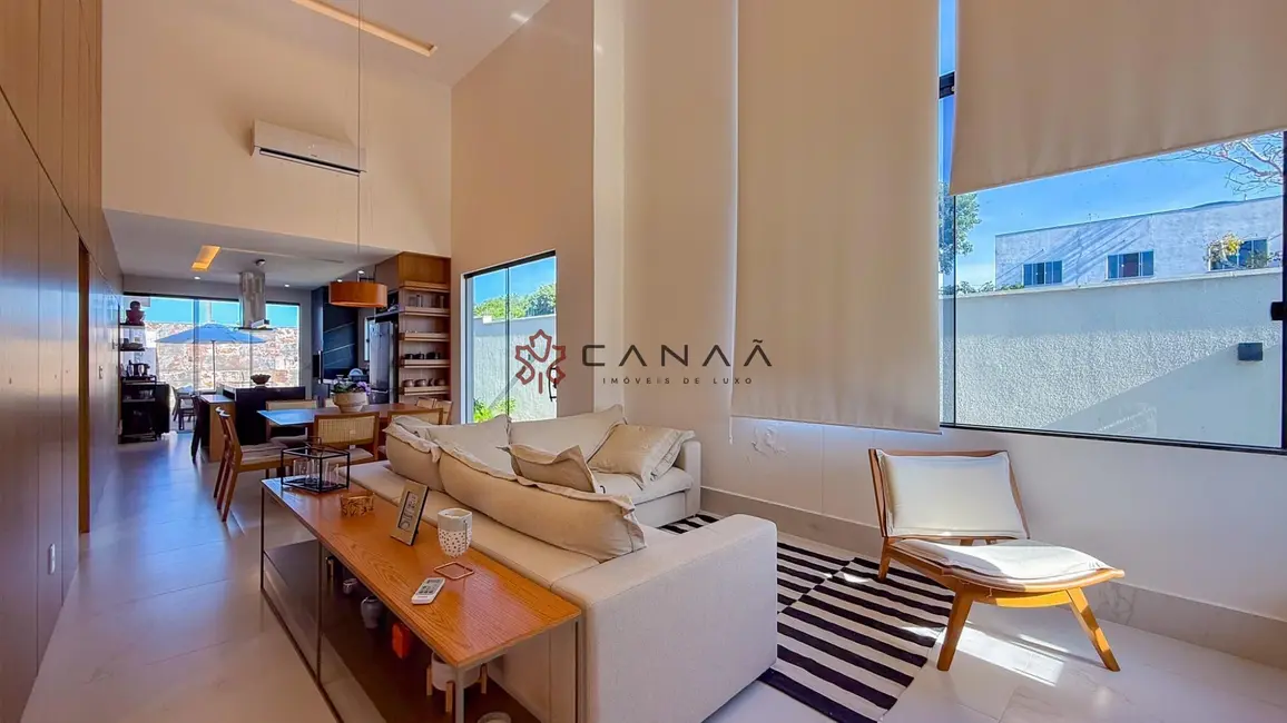 Foto 3 de Casa de Condomínio com 4 quartos à venda, 199m2 em Ogiva, Cabo Frio - RJ