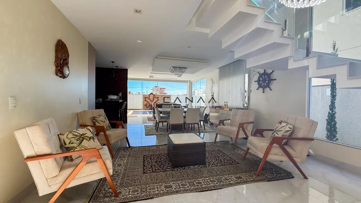 Casa de Condomínio com 5 quartos à venda, 400m2 em Ogiva, Cabo Frio - RJ - imagem 5 Foto 5 de Casa de Condomínio com 5 quartos à venda, 400m2 em Ogiva, Cabo Frio - RJ