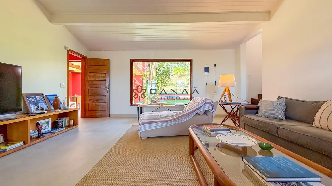 Foto 9 de Casa com 6 quartos à venda, 330m2 em Armacao Dos Buzios - RJ