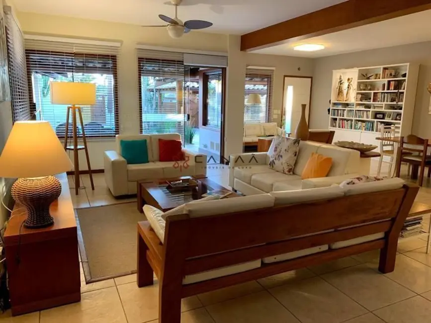 Casa com 3 quartos à venda, 300m2 em Portinho, Cabo Frio - RJ - imagem 5 Foto 5 de Casa com 3 quartos à venda, 300m2 em Portinho, Cabo Frio - RJ