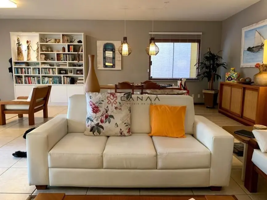 Casa com 3 quartos à venda, 300m2 em Portinho, Cabo Frio - RJ - imagem 6 Foto 6 de Casa com 3 quartos à venda, 300m2 em Portinho, Cabo Frio - RJ