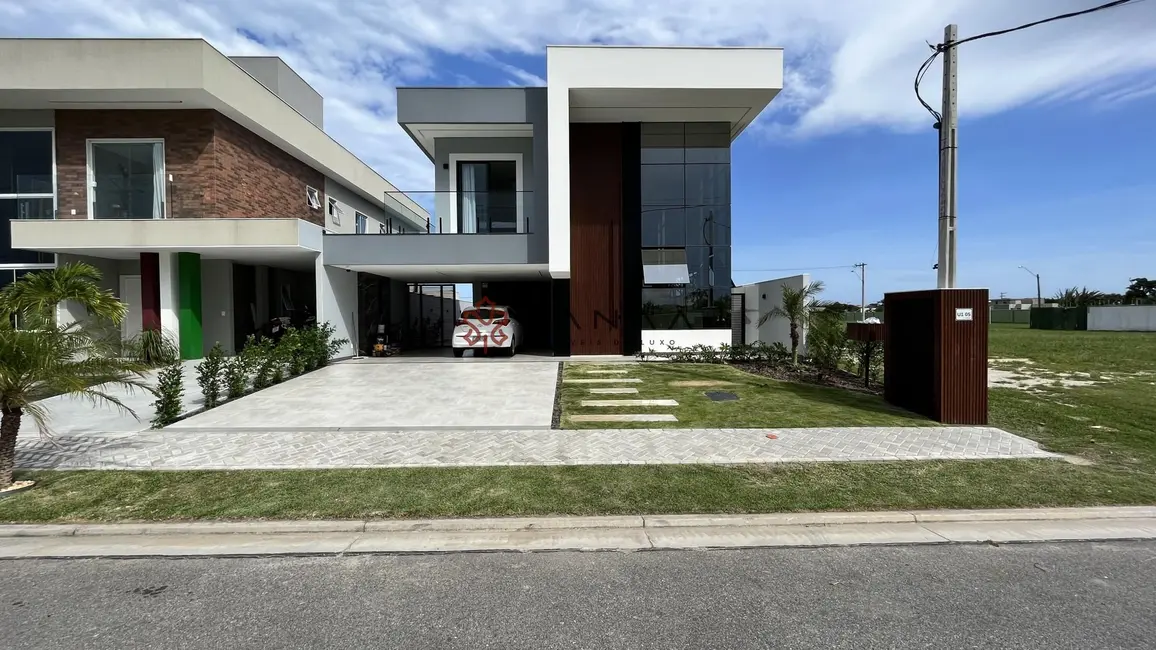 Foto 1 de Casa de Condomínio com 3 quartos à venda, 310m2 em Ogiva, Cabo Frio - RJ
