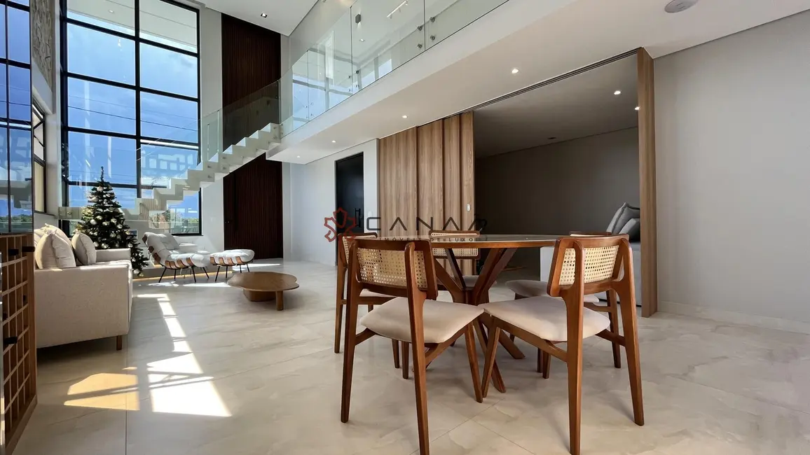 Foto 3 de Casa de Condomínio com 3 quartos à venda, 310m2 em Ogiva, Cabo Frio - RJ