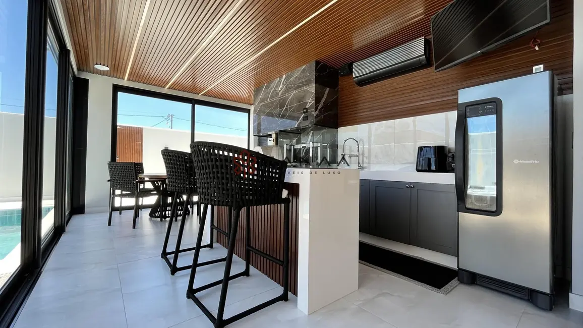 Foto 4 de Casa de Condomínio com 3 quartos à venda, 310m2 em Ogiva, Cabo Frio - RJ