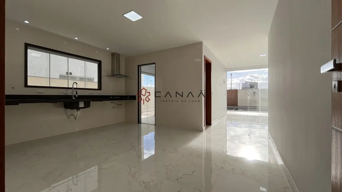 Casa de Condomínio com 4 quartos à venda, 400m2 em Ogiva, Cabo Frio - RJ - imagem 6 Foto 6 de Casa de Condomínio com 4 quartos à venda, 400m2 em Ogiva, Cabo Frio - RJ