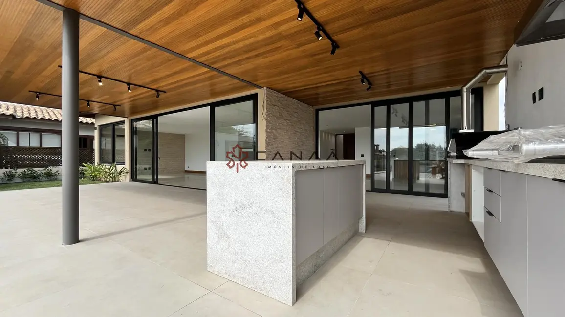 Foto 3 de Casa de Condomínio com 5 quartos à venda, 385m2 em Armacao Dos Buzios - RJ